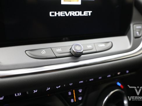 New 2026 Chevrolet Blazer LT FWD image 25