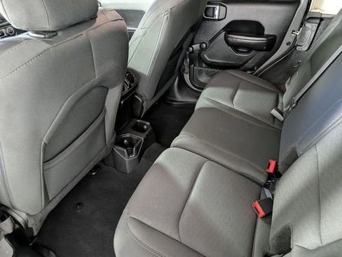 Used 2019 Jeep Wrangler Unlimited Sport image 18