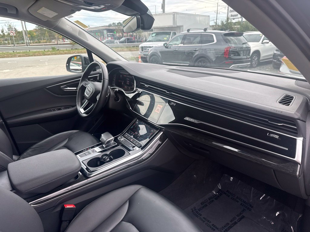 Used 2023 Audi Q7 3.0T Premium Plus AWD/4WD image 29