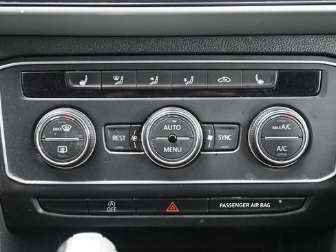 Used 2021 Volkswagen Atlas SE AWD/4WD image 18