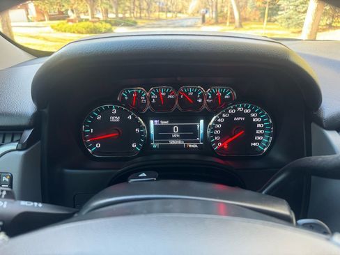 Used 2020 Chevrolet Suburban LT image 11