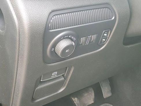 Used 2024 Jeep Wagoneer 4WD w/ Premium Group I image 11