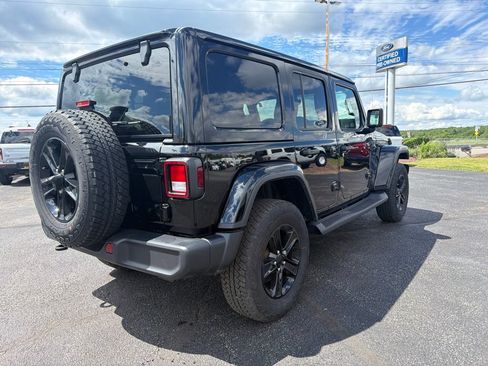 Used 2021 Jeep Wrangler Unlimited Sahara AWD/4WD image 7