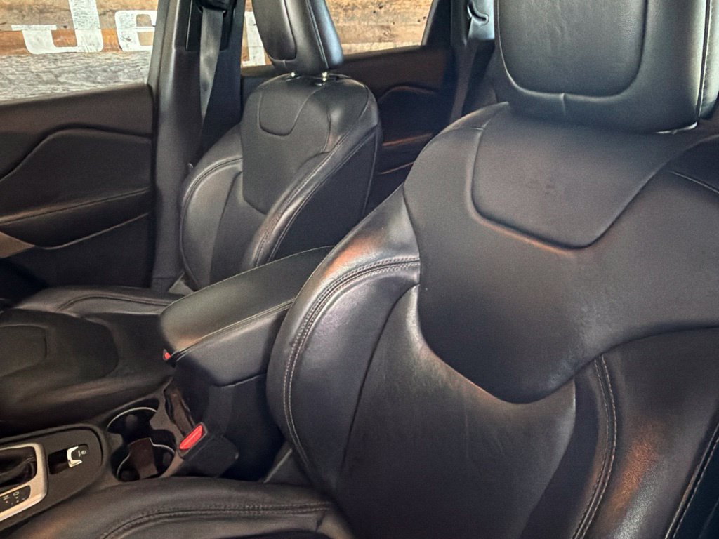 Used 2018 Jeep Cherokee Limited AWD/4WD image 9