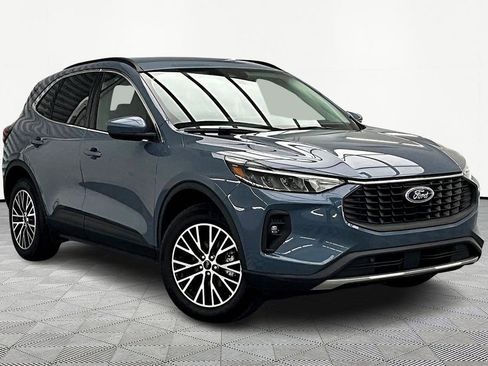 Used 2025 Ford Escape SE image 12