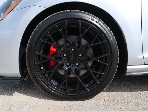 Used 2015 Volkswagen GTI SE FWD image 32