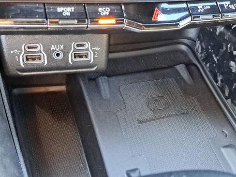 Used 2022 Dodge Durango R/T w/ Hemi Orange Plus Package image 27