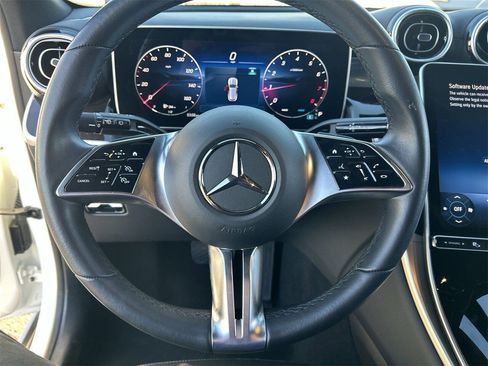 Used 2025 Mercedes-Benz GLC 300 4MATIC image 19