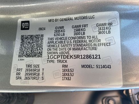 Used 2024 Chevrolet Colorado Z71 w/ Z71 Convenience Package 2 AWD/4WD image 38