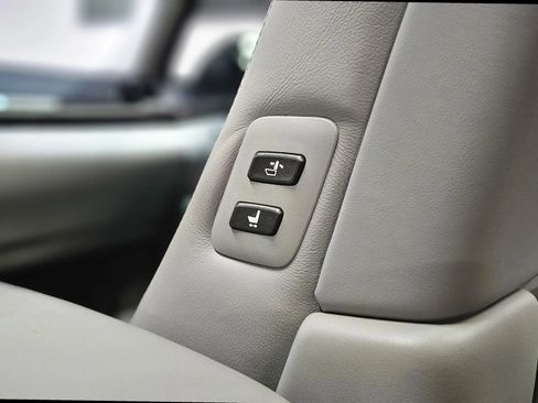Used 2007 Lexus LS 460 RWD image 39