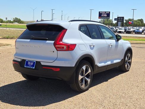 Used 2026 Volvo XC40 B5 Plus AWD/4WD image 6