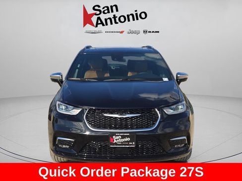 New 2026 Chrysler Pacifica Pinnacle w/ Trailer Tow Group image 3