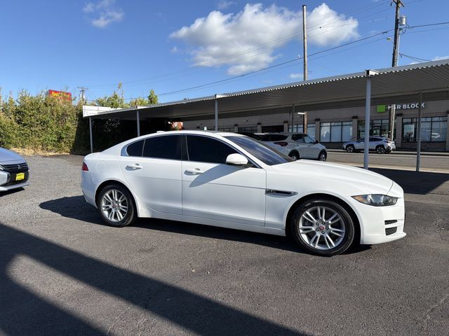 Used 2019 Jaguar XE Premium RWD image 7