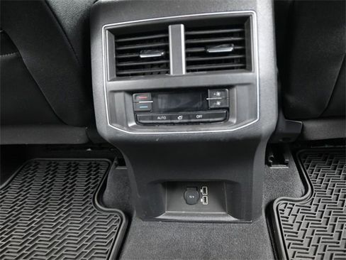 Used 2019 Volkswagen Atlas SE image 25