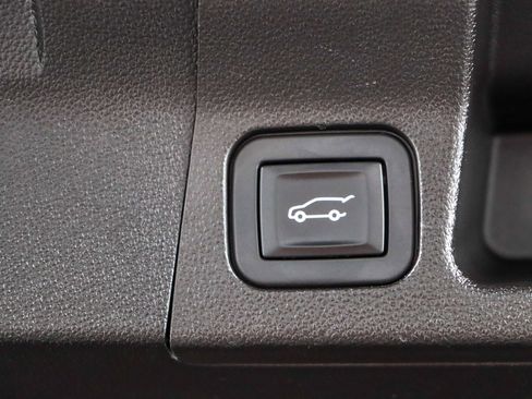 Used 2019 GMC Acadia Denali w/ Technology Package AWD/4WD image 33