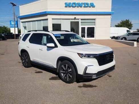 Certified 2023 Honda Pilot Touring image 1