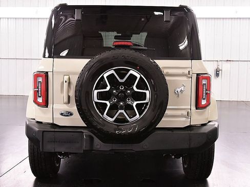 Used 2025 Ford Bronco Outer Banks image 6