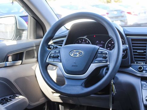 Used 2017 Hyundai Elantra SE image 21
