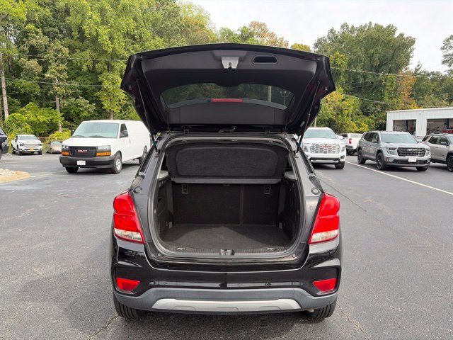 Used 2020 Chevrolet Trax LT w/ LT Convenience Package FWD image 10