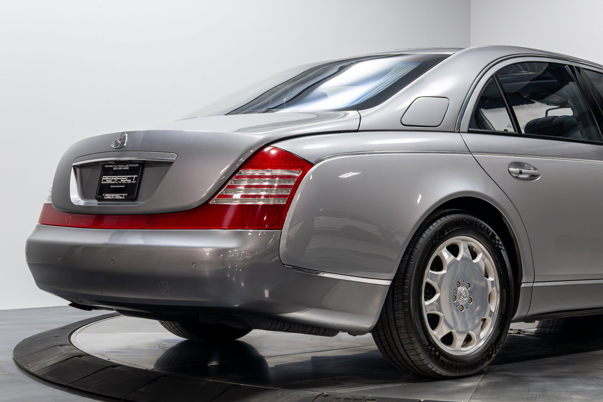 Used 2004 Maybach 57 RWD image 14