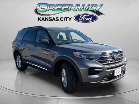 Used 2023 Ford Explorer XLT AWD/4WD image 1
