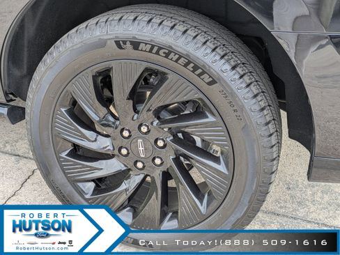 New 2026 Lincoln Navigator Reserve w/ Jet Appearance Package image 9