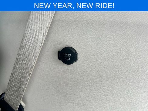 Used 2023 Chrysler Pacifica Touring-L image 47