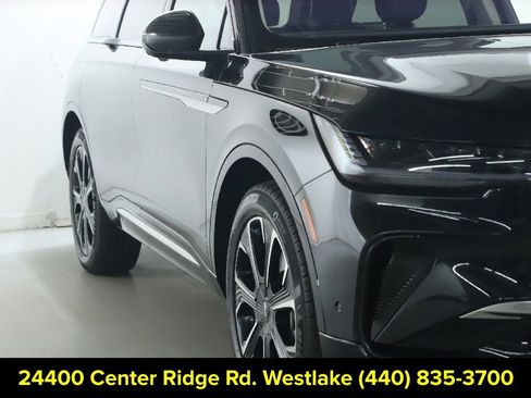 Used 2024 Lincoln Nautilus Reserve w/ Equipment Group 202A AWD/4WD image 9