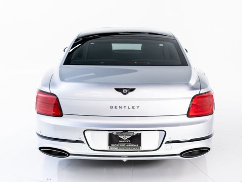 New 2025 Bentley Flying Spur Plug-In Hybrid image 4