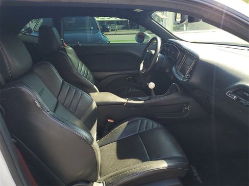 Used 2016 Dodge Challenger SRT Hellcat image 12