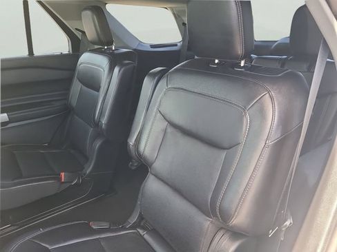 Used 2023 Ford Explorer Limited w/ Equipment Group 301A AWD/4WD image 11