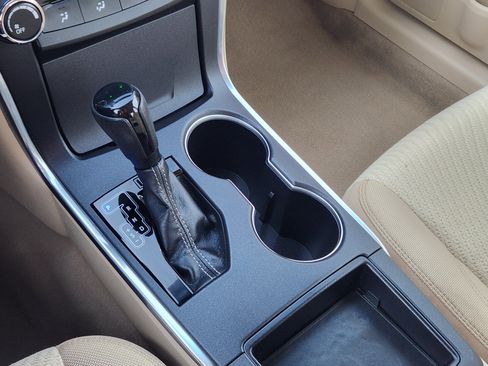 Used 2015 Toyota Camry LE image 24