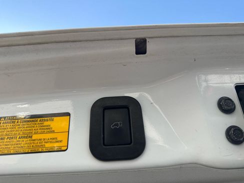 Used 2014 Toyota Sienna XLE image 10