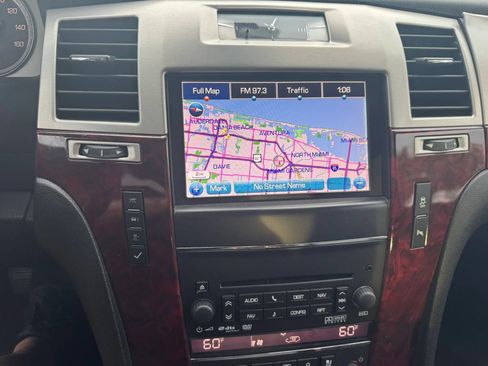 Used 2013 Cadillac Escalade ESV Premium AWD/4WD image 26