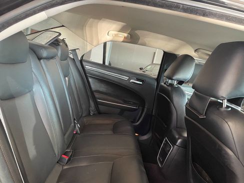 Used 2018 Chrysler 300 Touring image 22