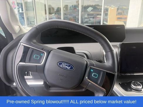 Used 2025 Ford Expedition Platinum AWD/4WD image 8