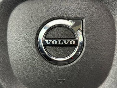 Used 2024 Volvo XC60 B5 Plus AWD/4WD image 5