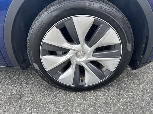 Used 2024 Tesla Model Y Long Range image 12