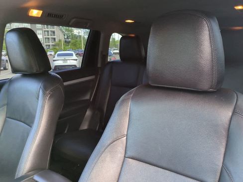 Certified 2018 Toyota Highlander LE FWD image 8