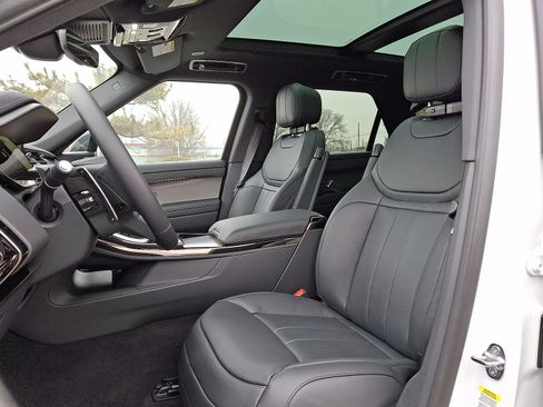 New 2026 Land Rover Range Rover Sport SE image 3