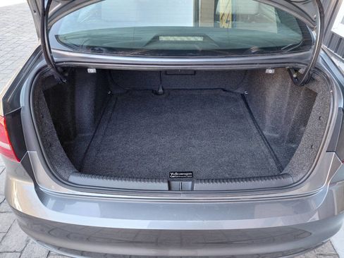 Used 2016 Volkswagen Jetta Sport image 8