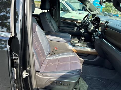 Used 2023 Chevrolet Silverado 1500 High Country w/ Technology Package AWD/4WD image 21