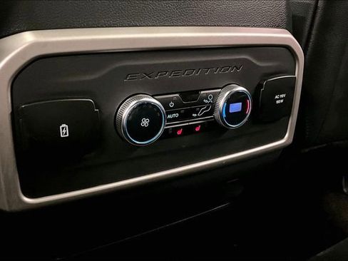 Used 2023 Ford Expedition Max Limited image 32