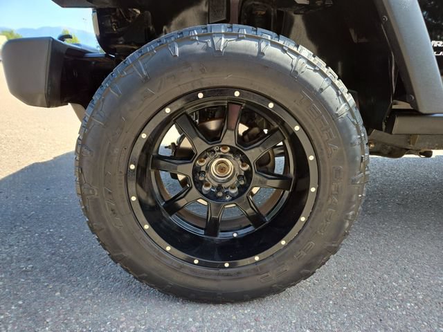 Used 2018 Jeep Wrangler Unlimited Rubicon w/ Cold Weather Group AWD/4WD image 7