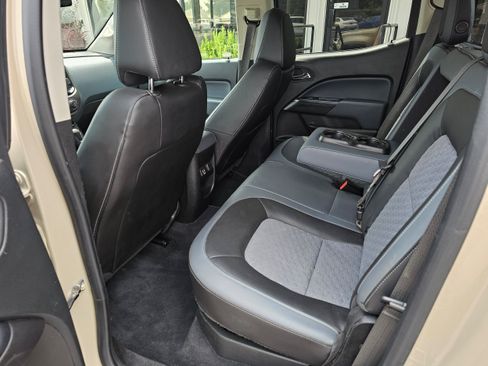 Used 2021 Chevrolet Colorado Z71 AWD/4WD image 15