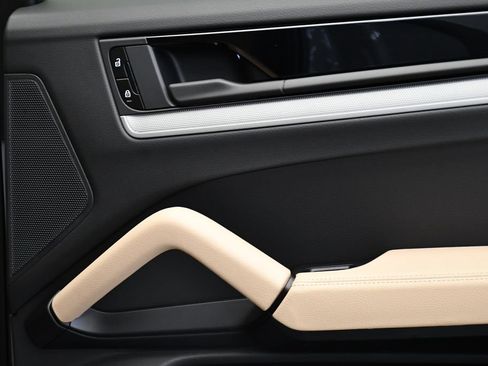 Certified 2026 Porsche Cayenne Coupe AWD/4WD image 56
