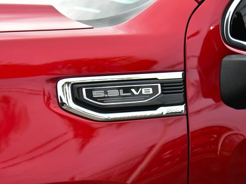 Used 2024 GMC Sierra 1500 SLT image 13