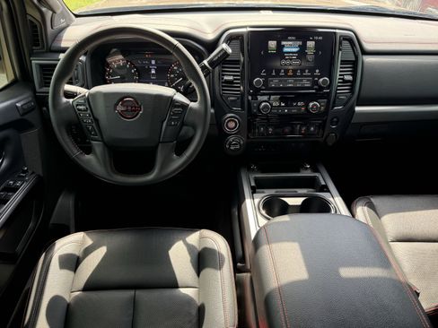 Used 2024 Nissan Titan PRO-4X w/ Pro-4x Convenience Package AWD/4WD image 14