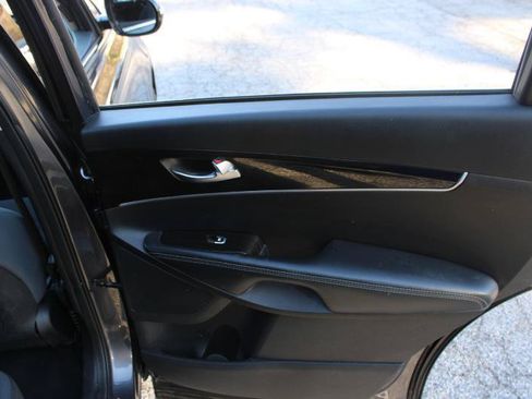 Used 2019 Kia Sorento FWD image 13