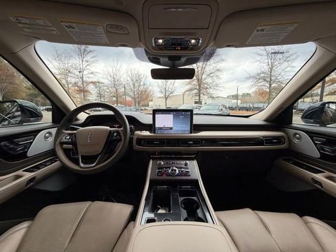 Certified 2023 Lincoln Aviator Reserve w/ Equipment Group 201A image 10
